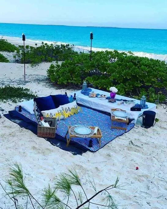 Villa Jimmy Hill Beach Villas,A Perfect Vacation Getaway Moss Town